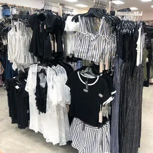 Follow us @sweetiesfashion for more new styles