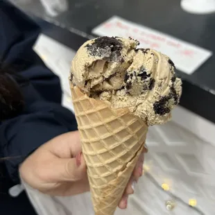 A scoop of coffee house cookie ice cream, definitely recommended!!!