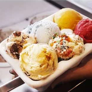 Ice cream flight with 6 flavors of your choice