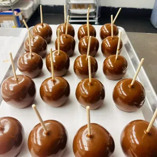 Caramel apples