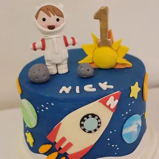 a birthday cake for a 1 year old boy