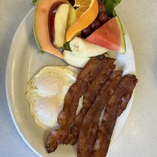 Bacon, eggs &amp; fruit