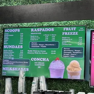 One of the electronic menus. Has the ice cream scoops, shakes, sundaes, fruit freeze, concha ice cream, and of course the raspados