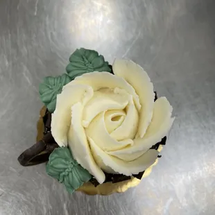 Floral mini cake