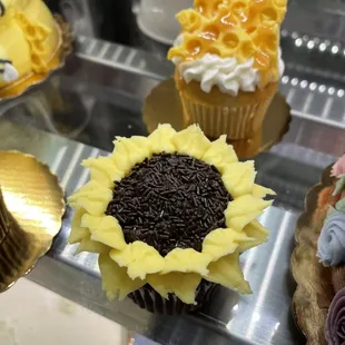 Sunflower cupcake