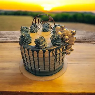 8in 4 layer red velvet and cookies and cream.