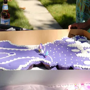 SOFIA the FIRST cupcakes cake