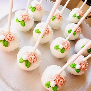 Custom cake pops