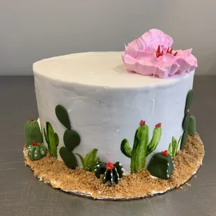 Cactus fun on buttercream