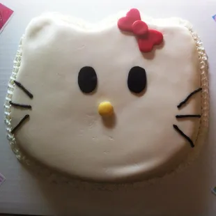 Hello Kitty Cake