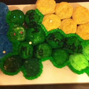 Golf Course Cupcake Cake