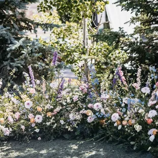 Flower arrangements for the ceremony