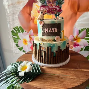 a cake with a hawaiian theme