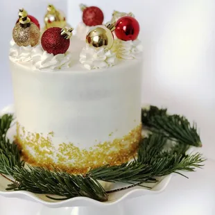 My favorite Christmas cake ever! Pretty on the outside and delicious on the inside