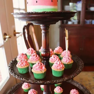 Adorable funfetti cupcakes and a mini "smash" cake for a 1st birthday party