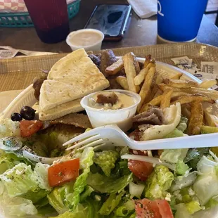 Yummmmmm!!! Gyros plate!!!!