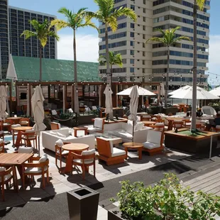 Lots of eating and sitting area fronting the bar area.  Next to that are the cabanas for daily rental.