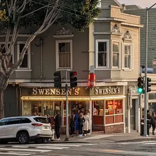 Sweet tooth heaven. Safe and clean here. Look no homeless or crime.