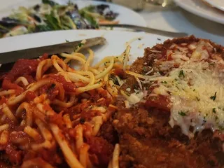 Mahle's Restaurant and Lounge