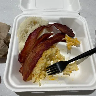 Bacon, hasbrowns, grits