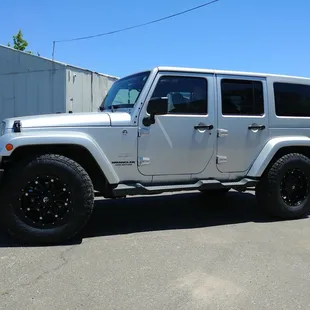 Fuel wheels and Toyo tires installed by Swier Tire - Jeep Unlimited 4x4