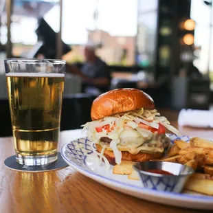 Tavern Cheeseburger