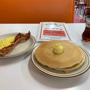 2+2+2. Two eggs, two bacons and two pancakes.