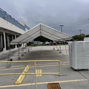 20x40 canopy, tables, chairs