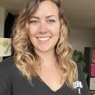 Nikki E.