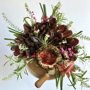 Eat with your eyes first