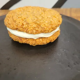 Oatmeal cream pie