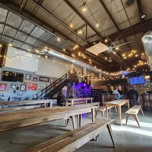 Great lighting and plenty of space.