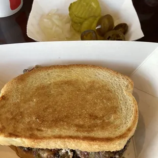 The jalapeño Poppin Sandwich and the free pickle plate