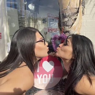 lesbian friendly nude tanning and nude pools in las vegas