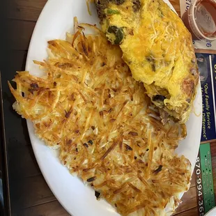 Omelette and hashbrowns