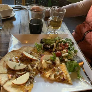 Apple Bacon Flatbread