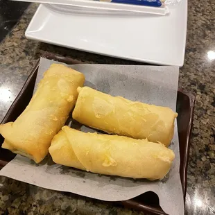 Eggs rolls