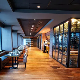 Dining room, wine cellar