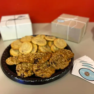 Chocolate chip and oatmeal raisin cookie platter.