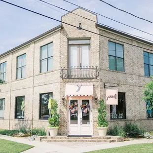 Come visit Swoon New Orleans for your new outfit!