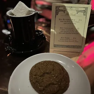 Holiday 2023 - hot chocolate with Chartreuse and molasses cookies