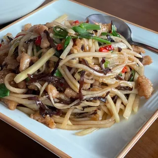 26. Stir-Fried Pork Slices with Green Pepper