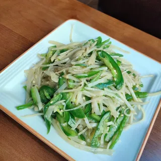 36. Stir-Fried Shredded Potatoes and Green Pepper