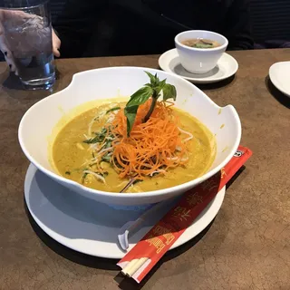 Chiang Mai Curry Noodle Soup Bowl