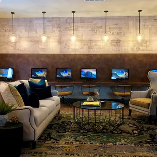 COMMUNITY/BUSINESS CENTER