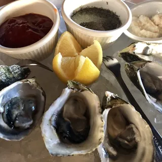 Hand Shucked Oysters