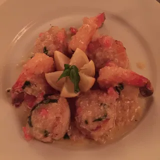 Jumbo Scallops And Prawns A La Ruben