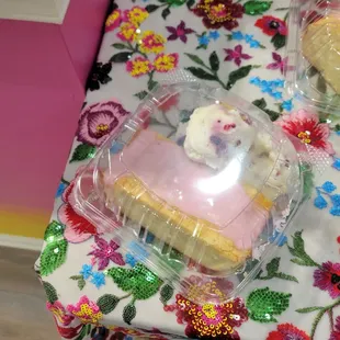 Pound cake with cherry cheesecake ice cream