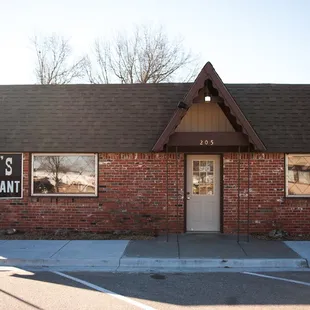the front of a restaurant