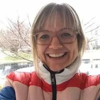 Kari S.